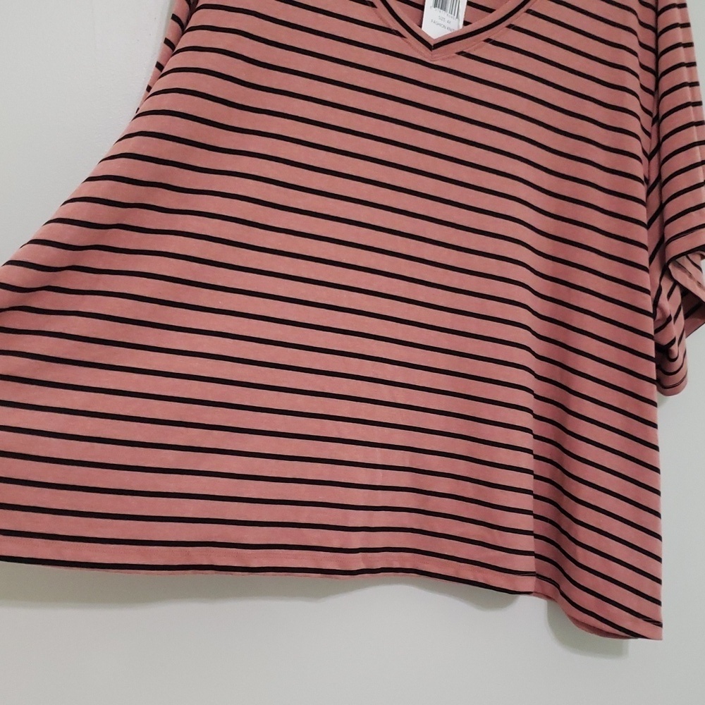 Plus Size NWT Women's Boxy Top 4X Pink Black Striped V-neck Casual Relaxed New - Picture 4 of 11